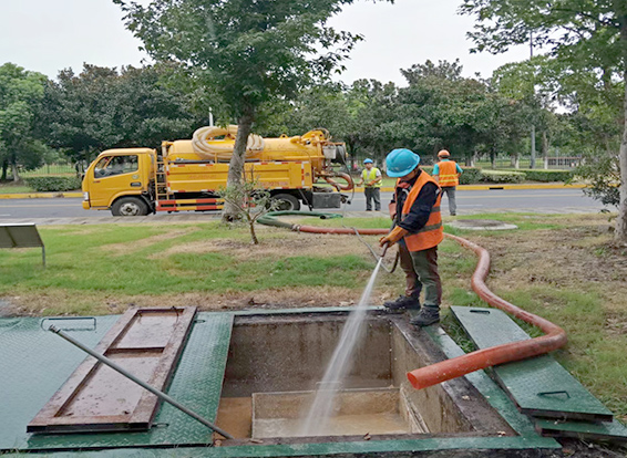 石排镇化油池清理